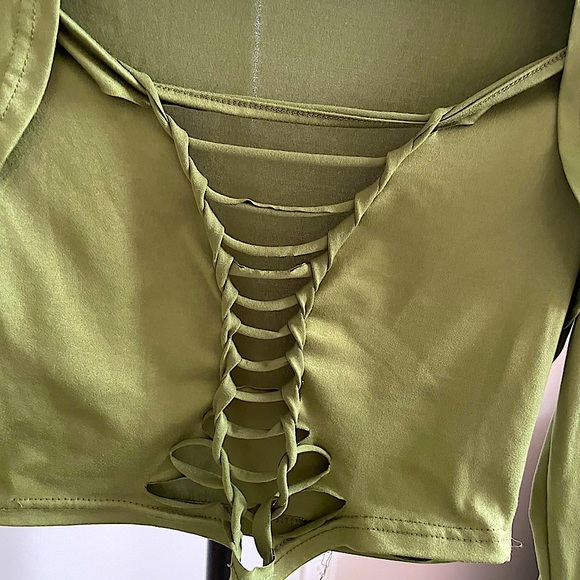 SEXY GREEN LONG SLEEVE - Picture 2 of 2